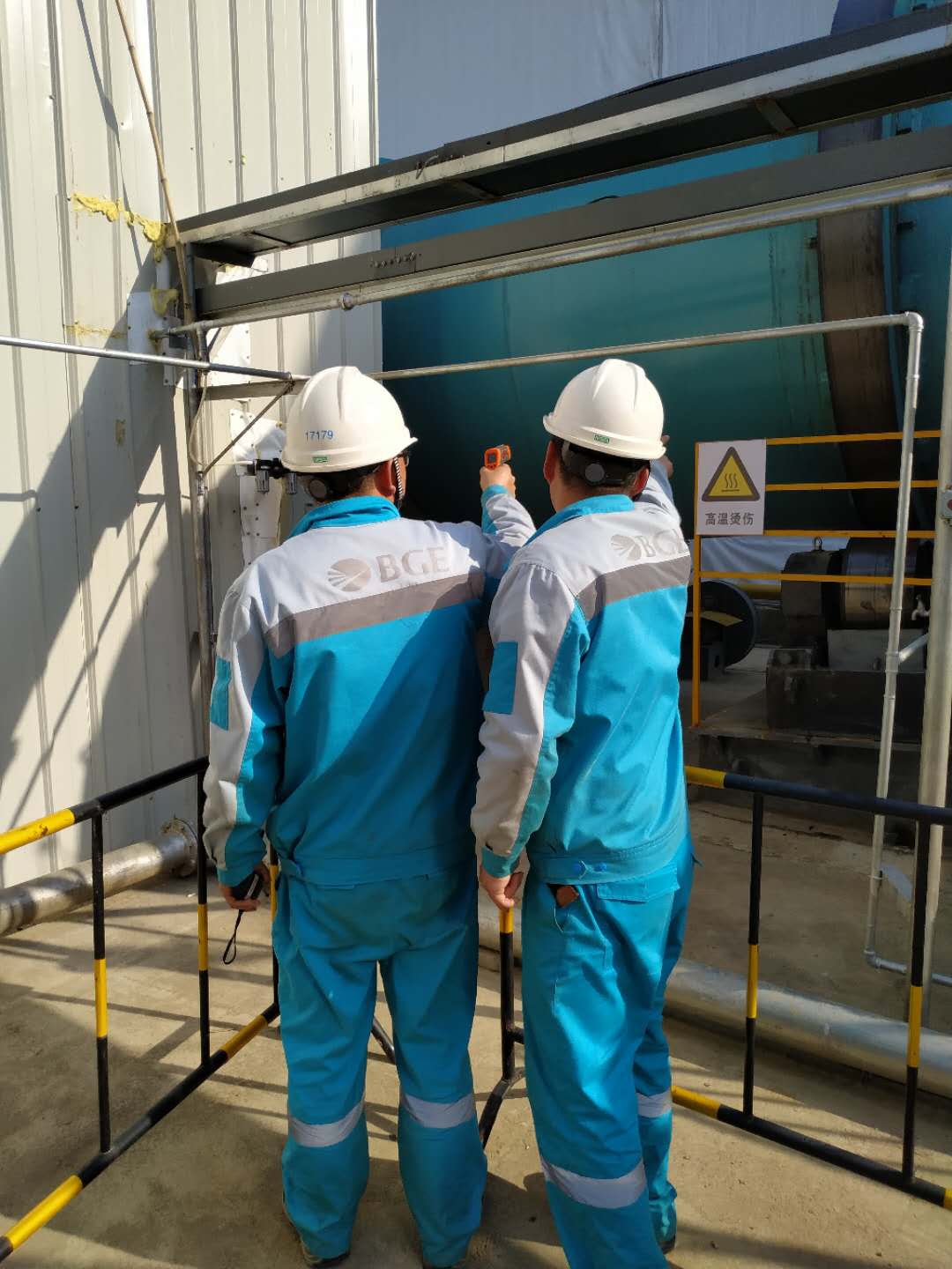 土壤修復(fù)污泥處理設(shè)備檢修現(xiàn)場